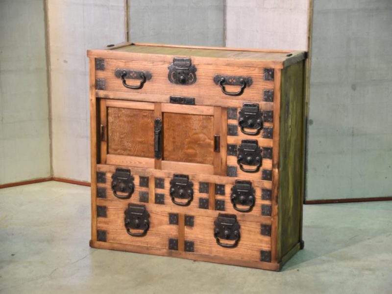 Matsumoto Choba Dansu Merchant Chest