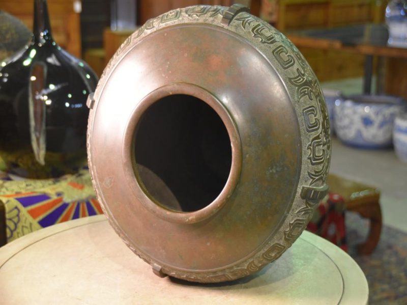 Chinese Archaic Design Bronze Vase - Image 5