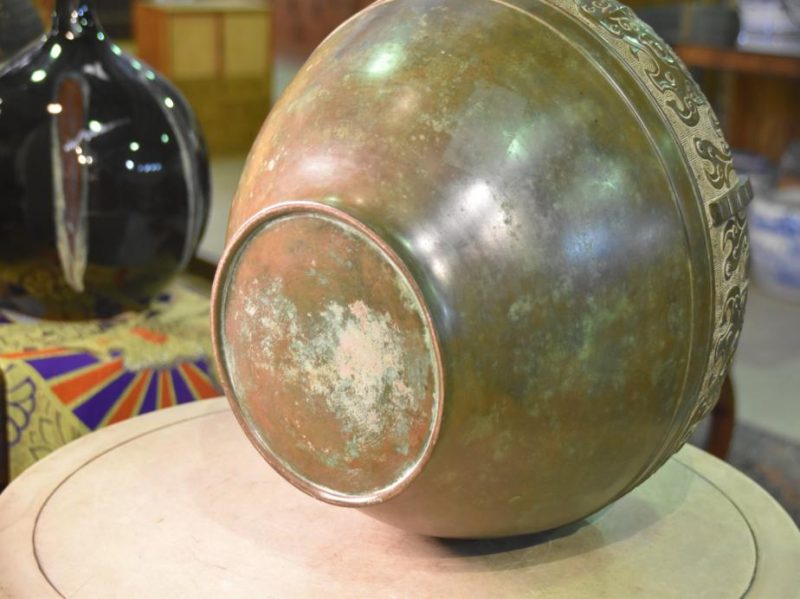 Chinese Archaic Design Bronze Vase - Image 4