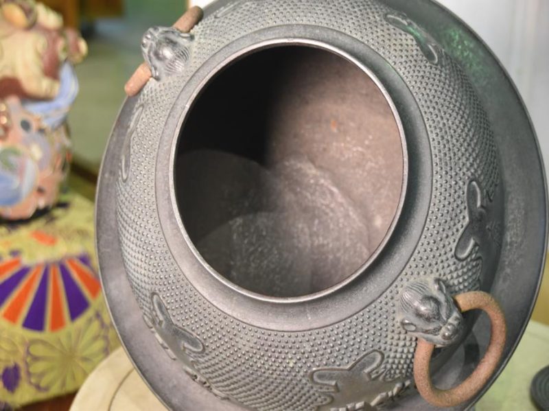 Japanese Cast Bronze Kettle - Image 5