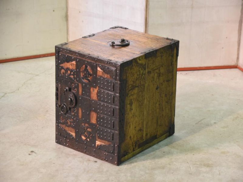 Japanese Edo Period Funa Dansu Ship's Chest - Image 19