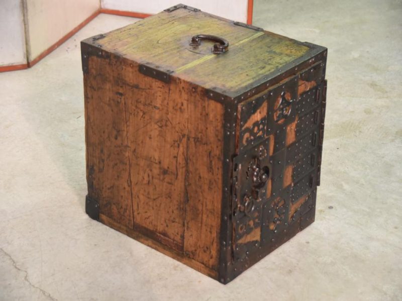 Japanese Edo Period Funa Dansu Ship's Chest - Image 11
