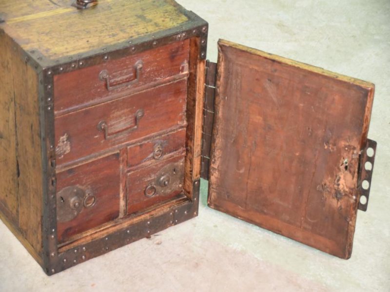 Japanese Edo Period Funa Dansu Ship's Chest - Image 10