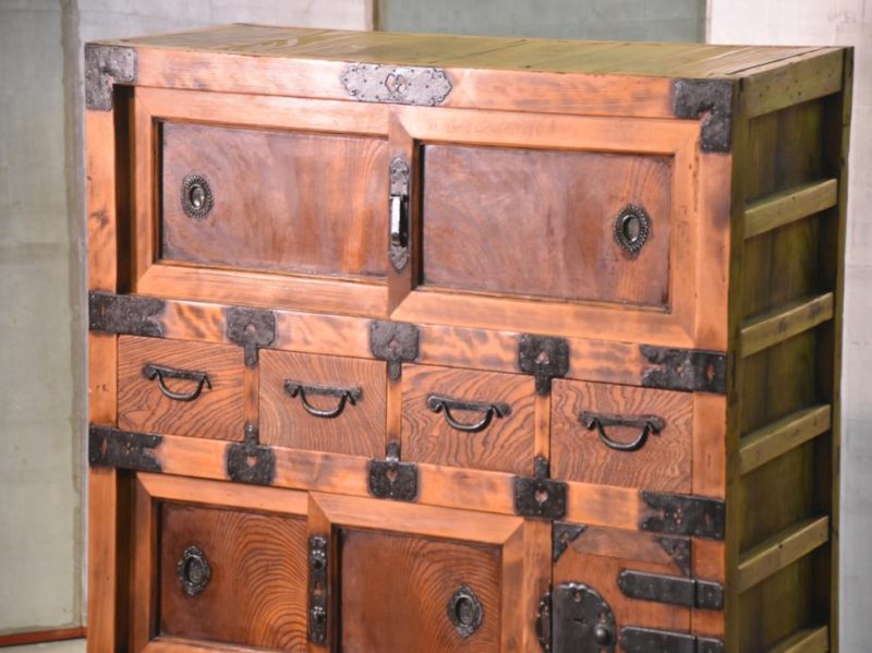 Japanese Elm and Hinoki Choba Dansu Merchant Chest - Image 2