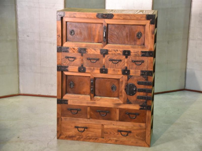 Japanese Elm and Hinoki Choba Dansu Merchant Chest - Image 11