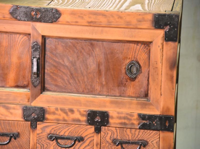 Japanese Elm and Hinoki Choba Dansu Merchant Chest - Image 9