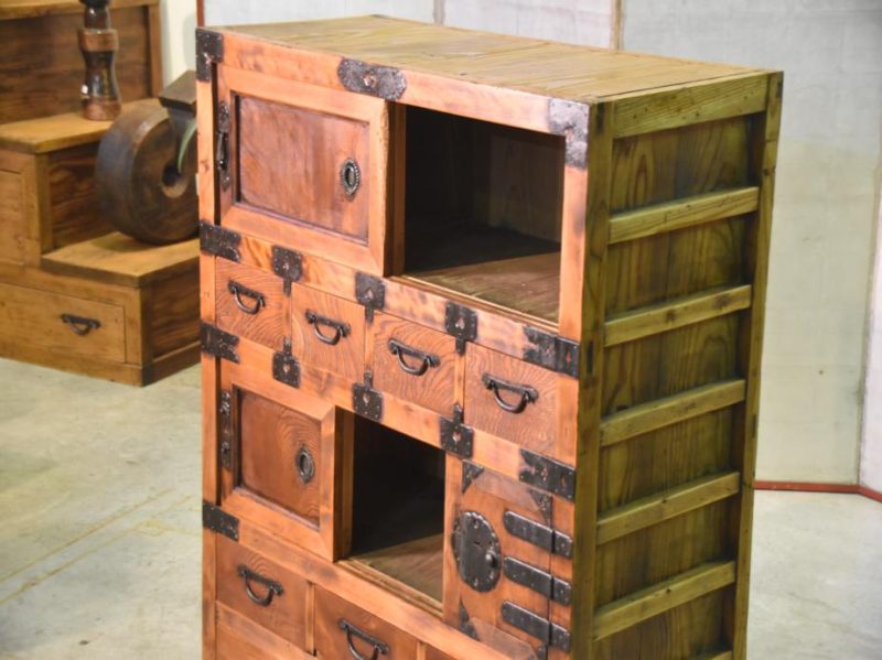 Japanese Elm and Hinoki Choba Dansu Merchant Chest - Image 4