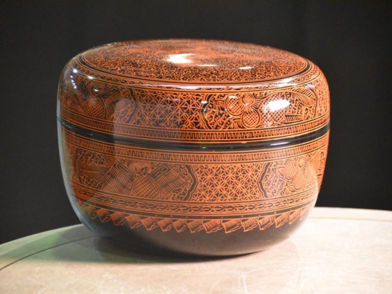 Japanese Lacquered Round Lidded Container - Image 2