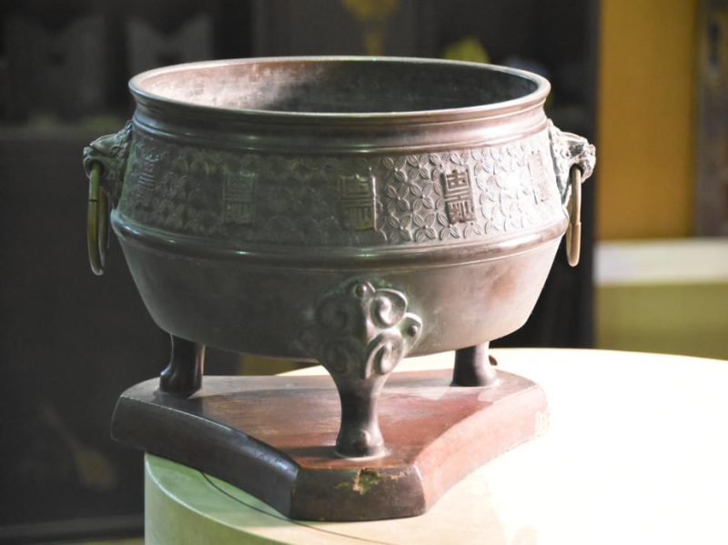 Japanese Bronze Hibachi Jardiniere - Image 3