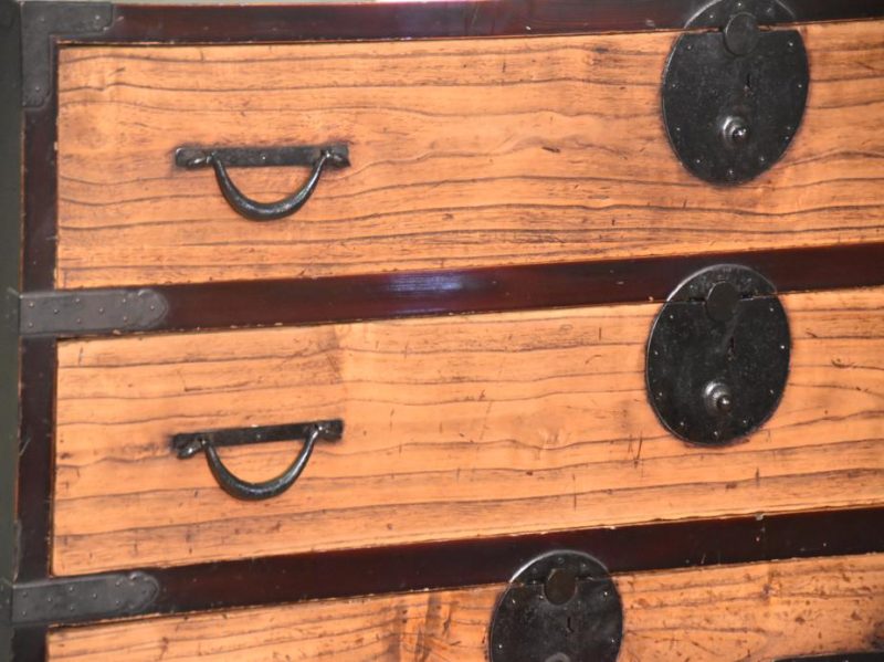 Japanese Gifu Region Clothing Chest - Image 5
