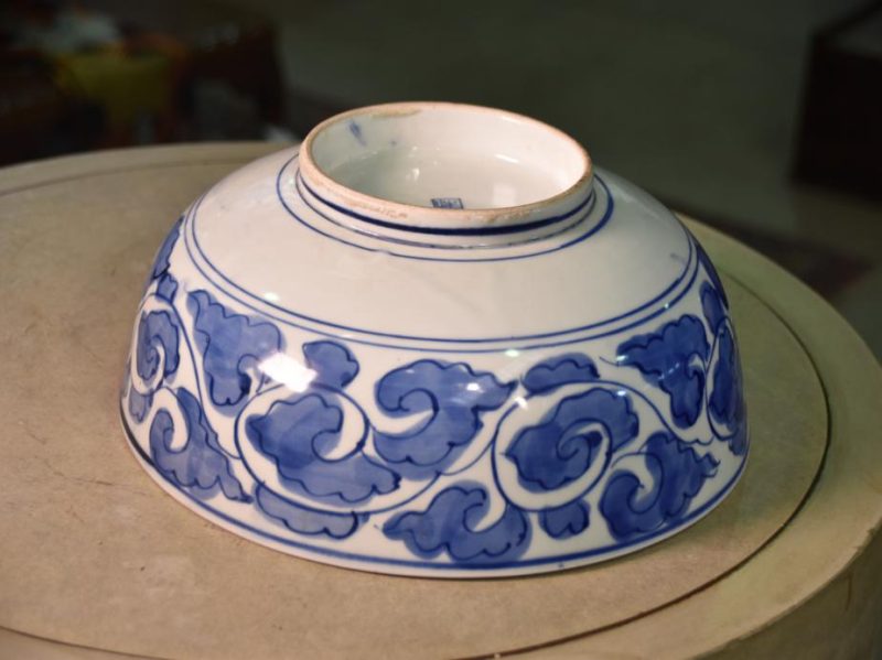 Japanese Blue and White Ceramic Bowl - Image 4