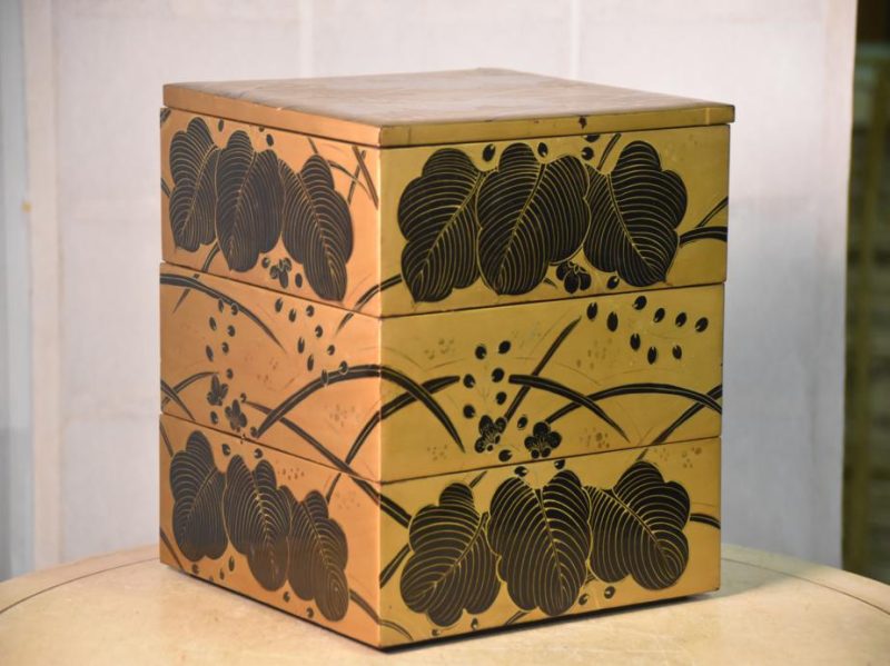 Japanese Gold Lacquer Stacking Box Jubako - Image 2
