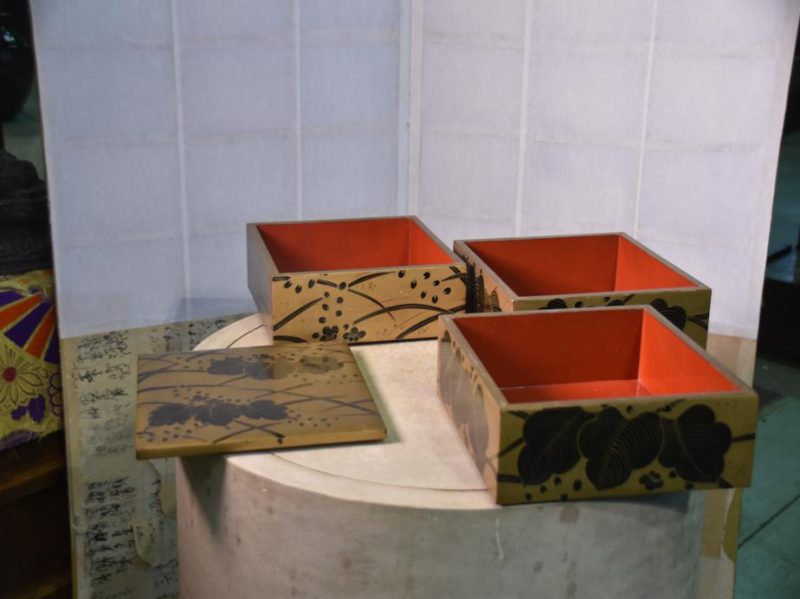 Japanese Gold Lacquer Stacking Box Jubako - Image 4