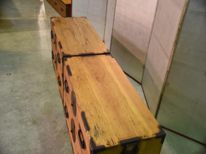 Japanese 4 Drawer Antique Clothing Chest - Image 2