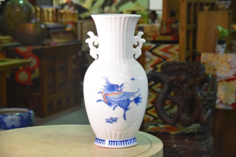 Japanese Kakiemon Pottery Vase - Image 18