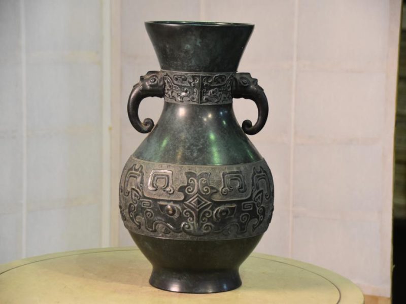 Japanese 1950's Bronze Flower Vase - Image 5