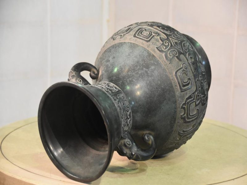 Japanese 1950's Bronze Flower Vase - Image 4