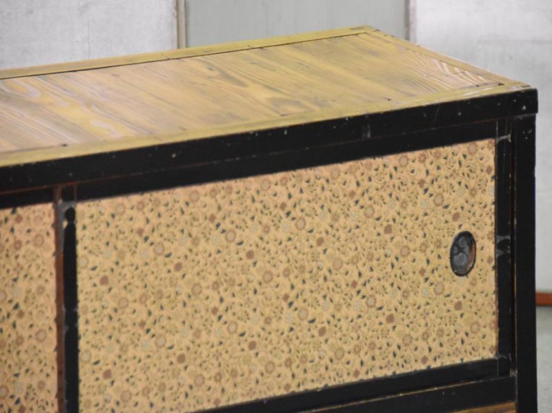 A low Japanese Chest with storage - Image 7