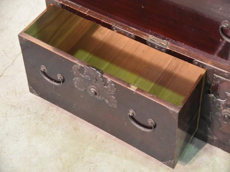 Japanese Antique Shonai Region Lacquered Clothing Chest - Image 6