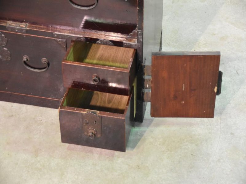 Japanese Antique Shonai Region Lacquered Clothing Chest - Image 5