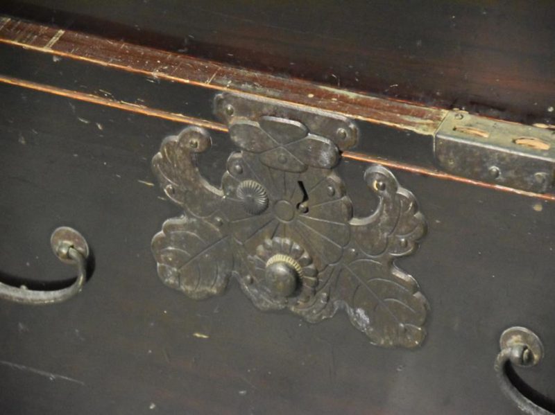 Japanese Antique Shonai Region Lacquered Clothing Chest - Image 4