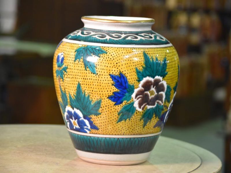 Japanese Ko Kutani Style Vase - Image 6