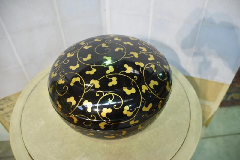 Lacquer Japanese Cake Box - Image 6