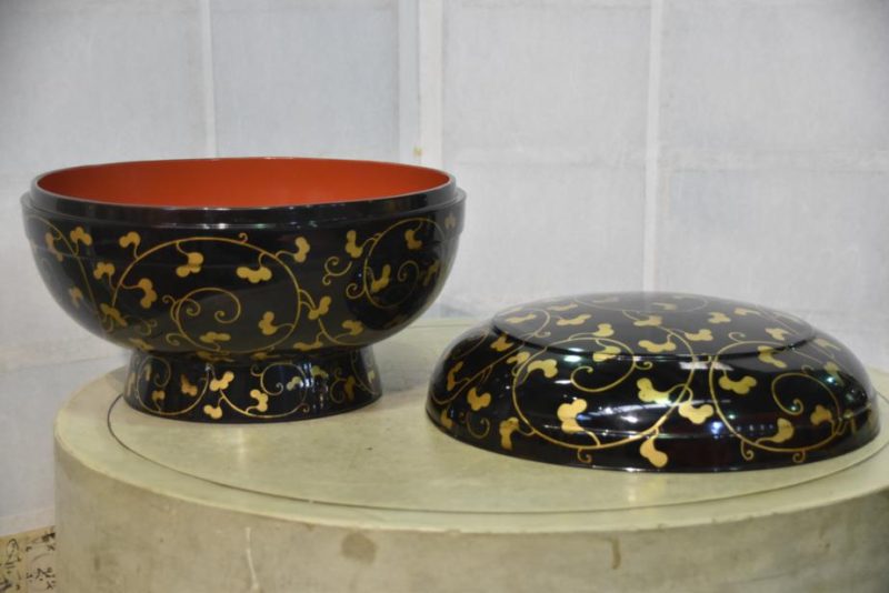 Lacquer Japanese Cake Box - Image 5
