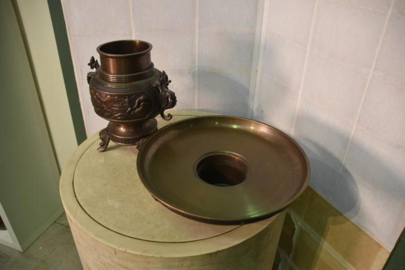 Japanese Usubata Bronze Vase - Image 5