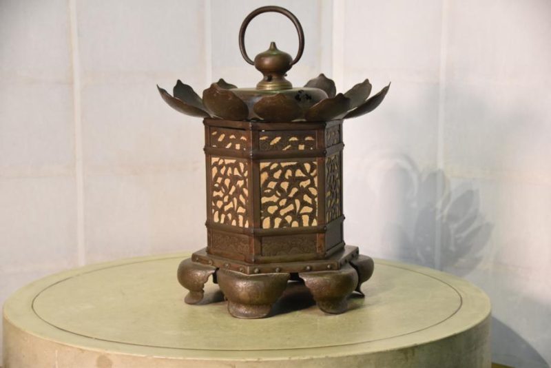 Japanese Temple Lantern - Image 3