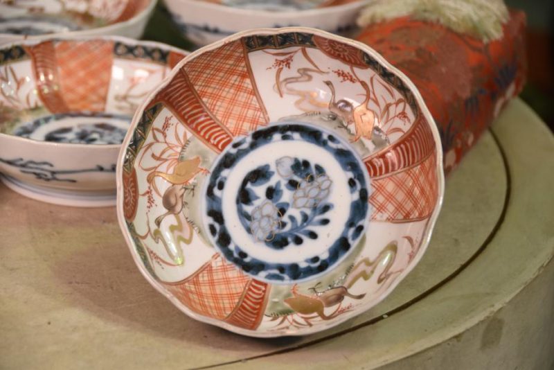 Set of 6 Antique Imari Bowls - Image 3