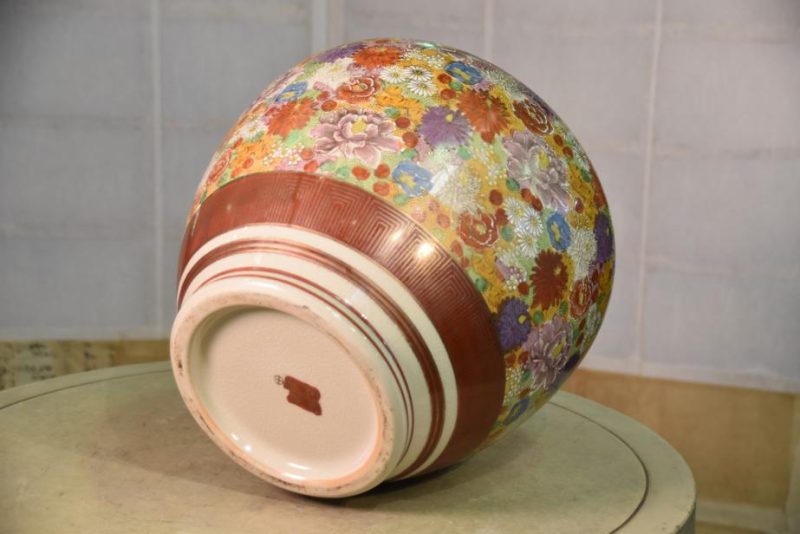 Japanese Vintage Satsuma Flower Vase - Image 4