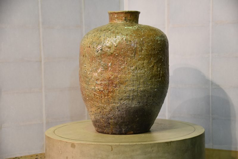 Shigaraki Pottery Urn