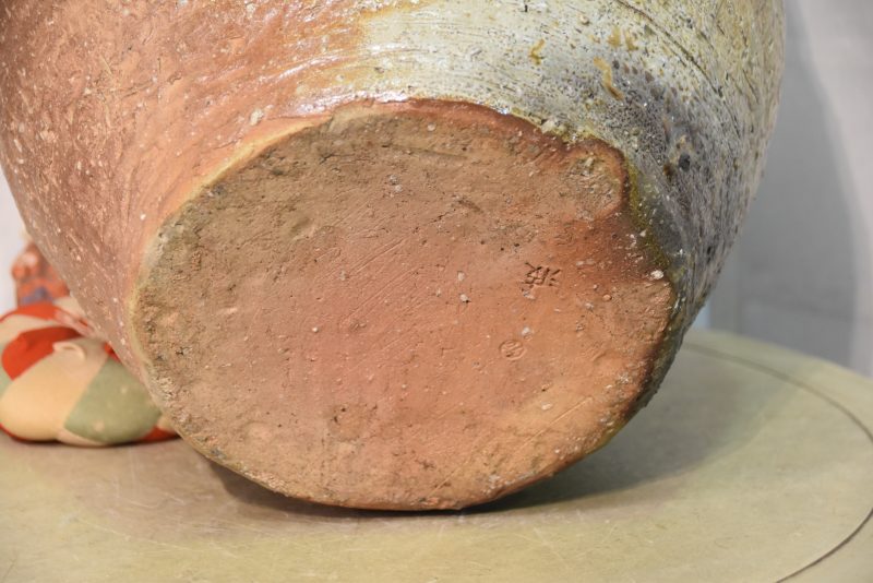 Shigaraki Pottery Urn - Image 6