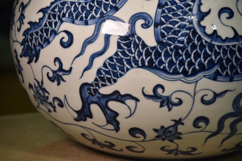 Japanese Blue and White Ceramic Dragon Vase - Image 8