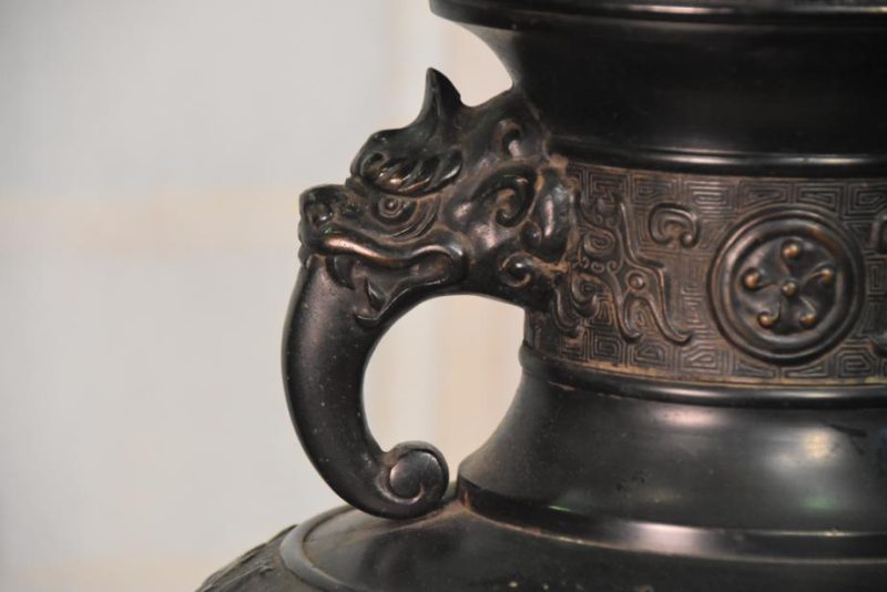 Japanese Bronze Vase Decorated with Chinese Archaic Designs - Image 11