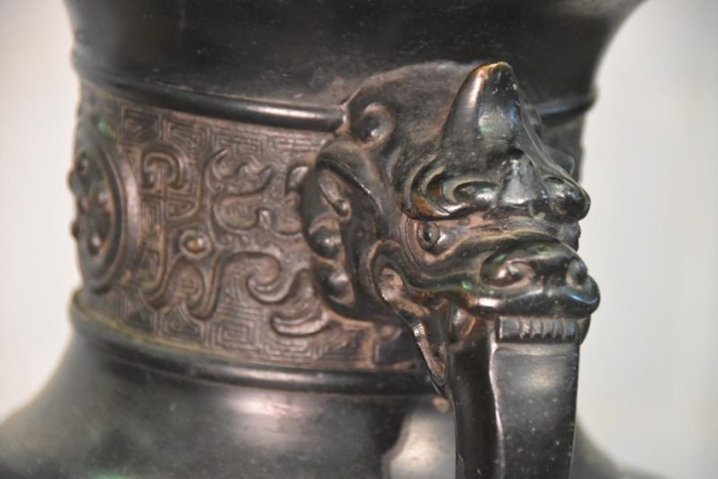 Japanese Bronze Vase Decorated with Chinese Archaic Designs - Image 7