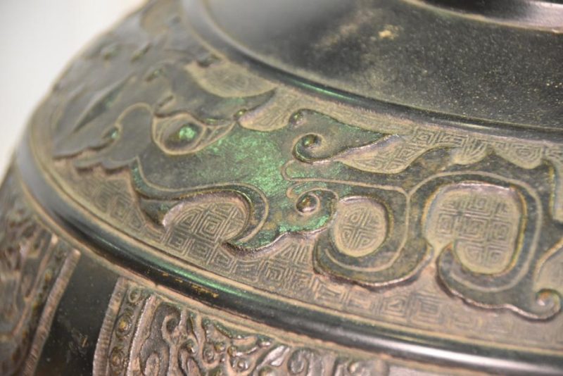 Japanese Bronze Vase Decorated with Chinese Archaic Designs - Image 6