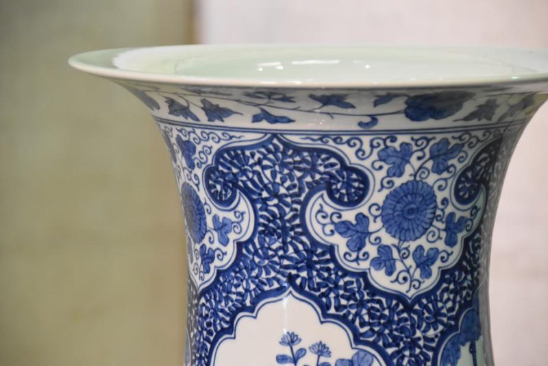 Japanese Arita Ware Vase and Wooden Stand - Image 9