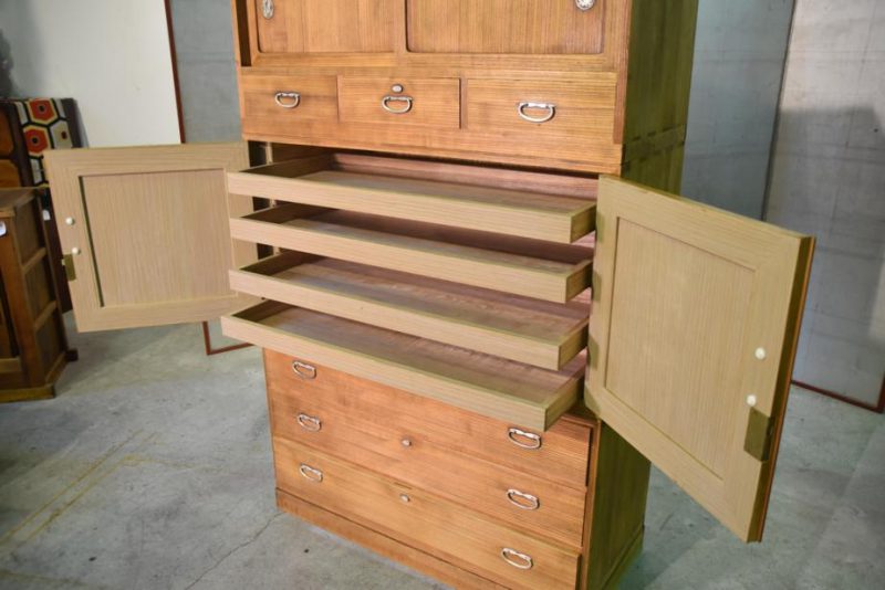 Vintage Japanese 3 Section Wedding Chest - Image 5