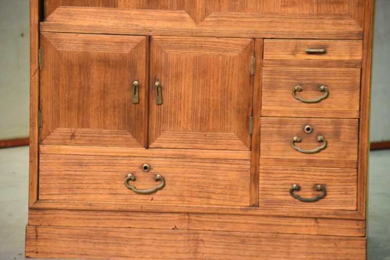 Traditional Japanese Ko Dansu Small Chest for Documents or Accessories - Image 10
