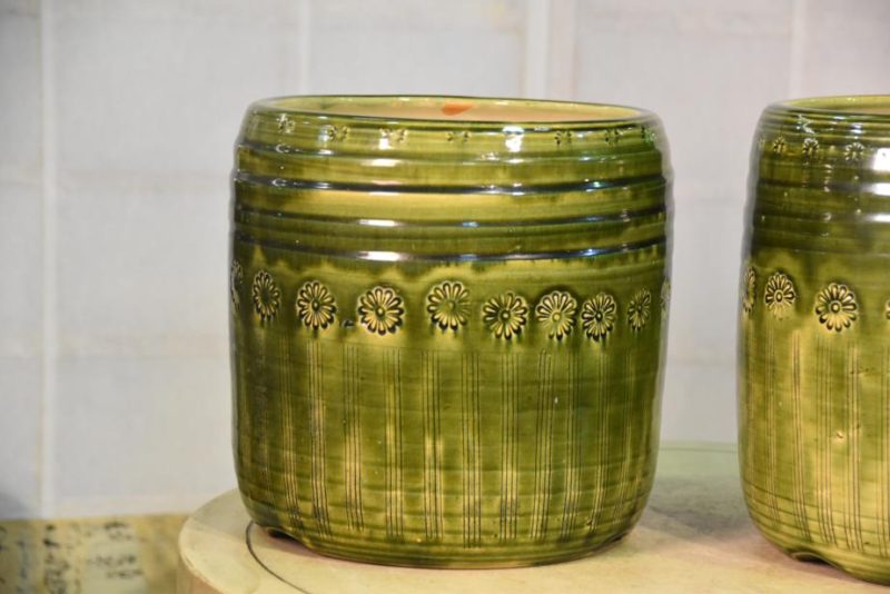 A Pair of Oribe Pottery Hibachi Urns - Image 4
