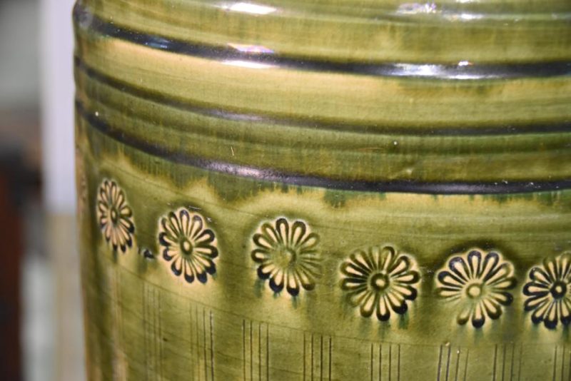 A Pair of Oribe Pottery Hibachi Urns - Image 6