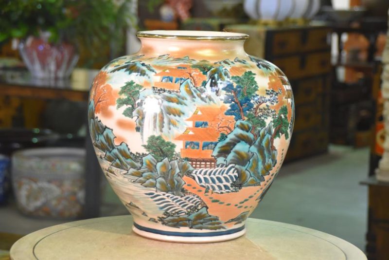 Large Kutani Pottery Vase - Image 2