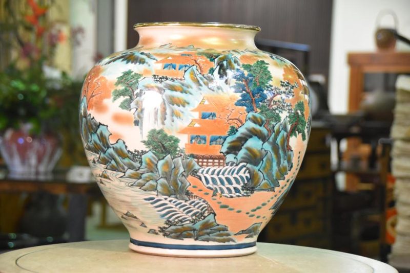 Large Kutani Pottery Vase