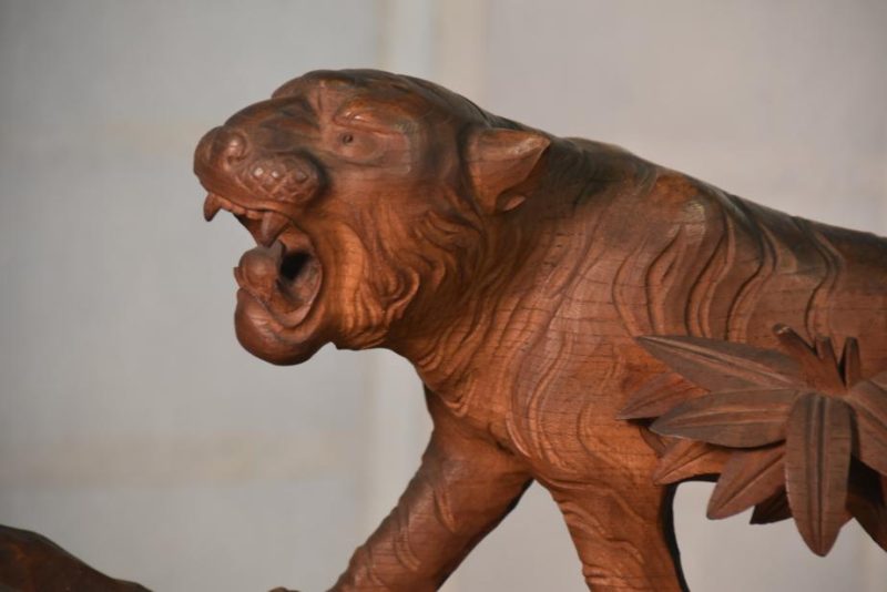 Japanese Tiger and Bamboo carved in Elm Wood - Image 8