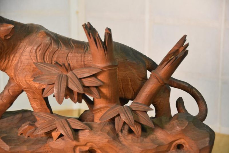 Japanese Tiger and Bamboo carved in Elm Wood - Image 5