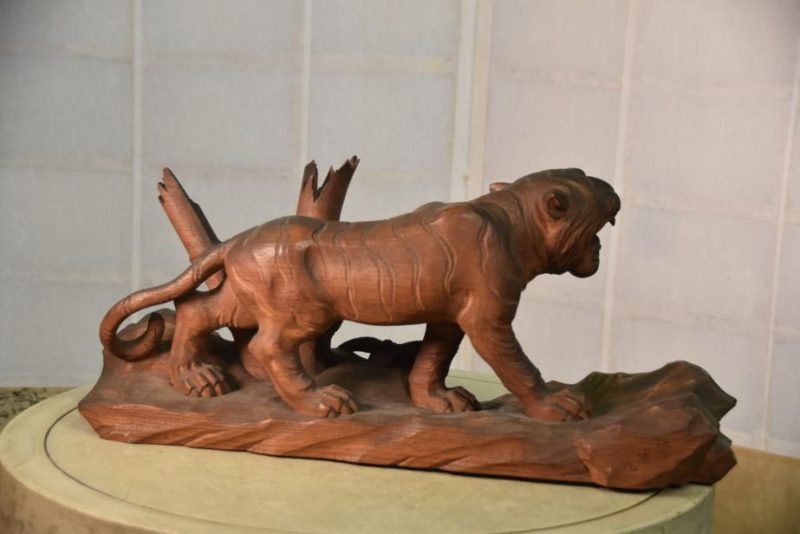 Japanese Tiger and Bamboo carved in Elm Wood - Image 4