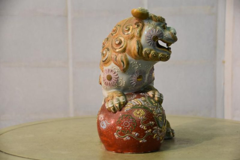 Japanese Porcelain Shi Shi - Buddhist Lion Dog by Kutani Yaki - Image 5
