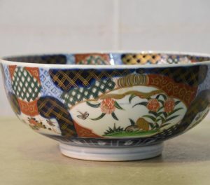 Coloured Imari Bowl - Japanese Porcelain
